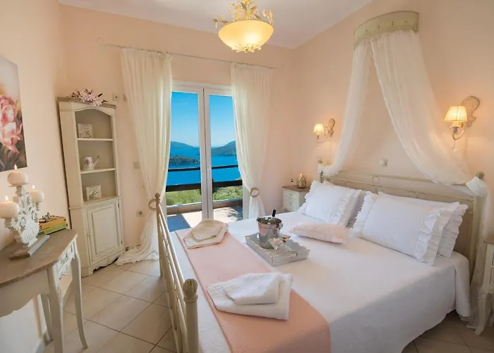 Villa Meliti - Private With Stunning Seaviews, Infinity Pool, Close To The Nydri (Lefkada)