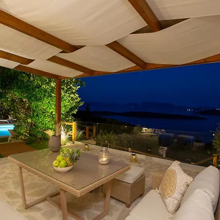 Villa Meliti - Private With Stunning Seaviews, Infinity Pool, Close To The Nidhrion